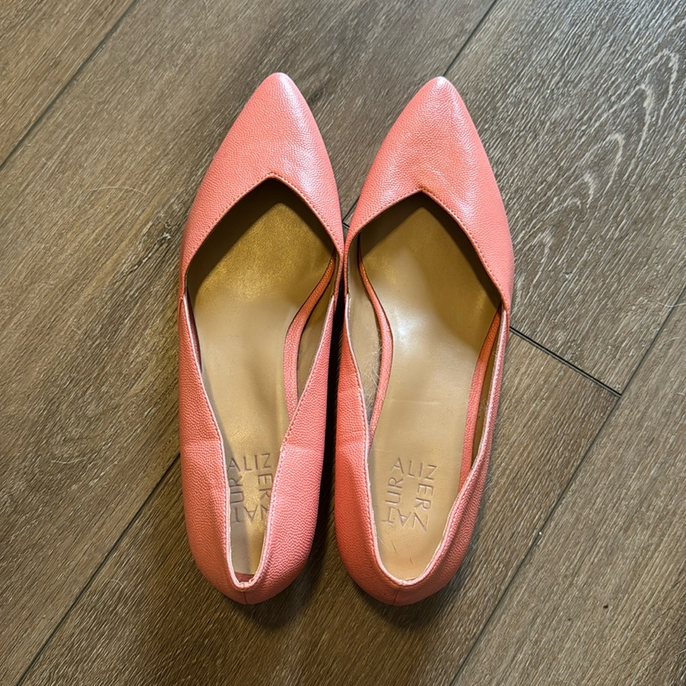 NEW Naturalizer Size 8.5 Salmon Flats